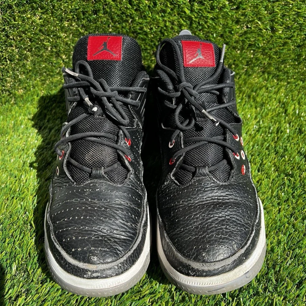 Nike Shoes Men Size 11 Jordan Max Aura 5 Shoes Black Cement Red DZ4353-061